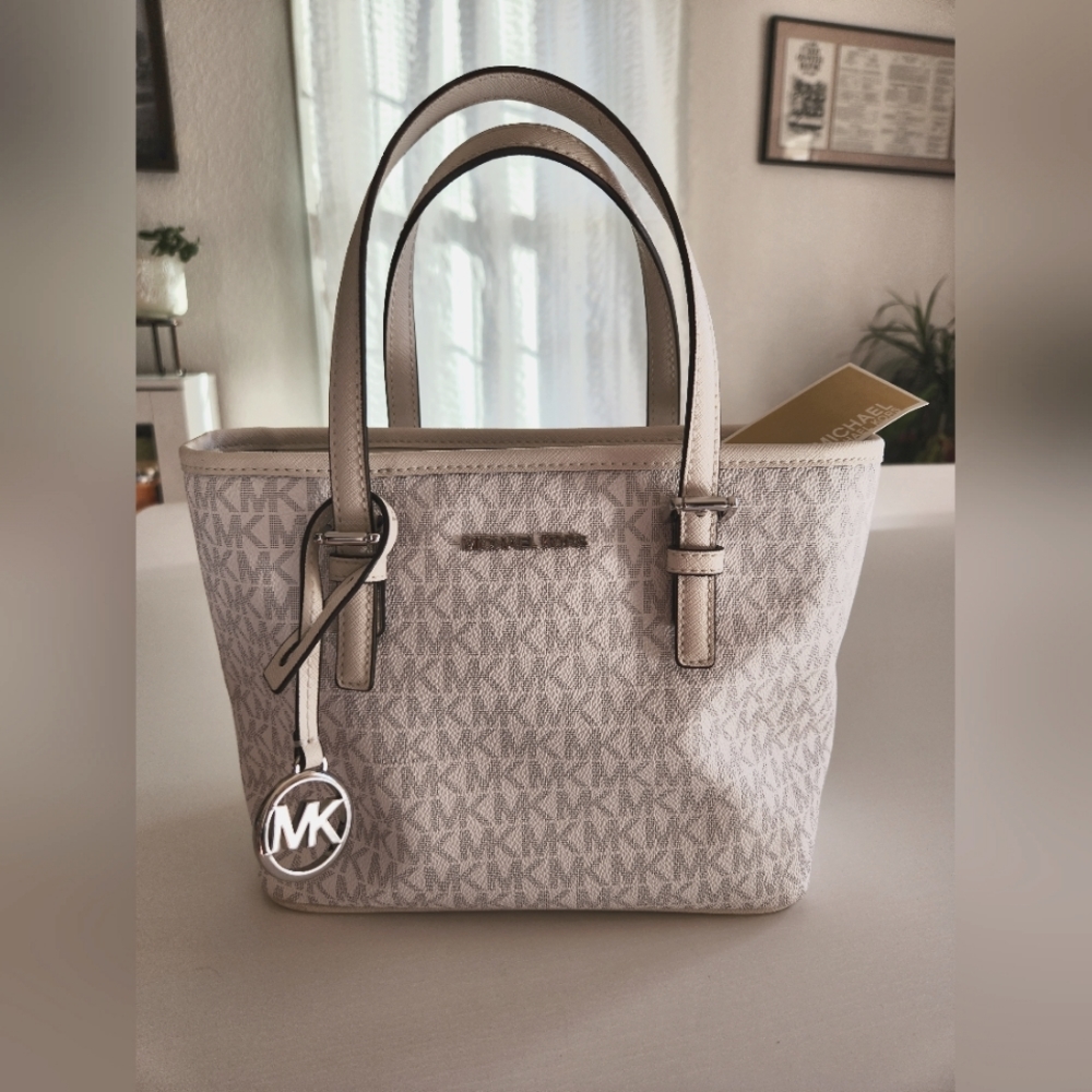 Michael Kors XS carryall zip-crossbody bag | white | NWT